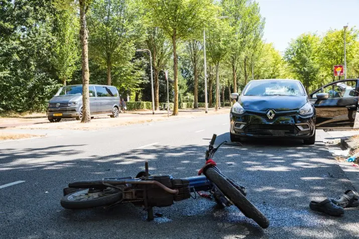 brommerrijder gewond