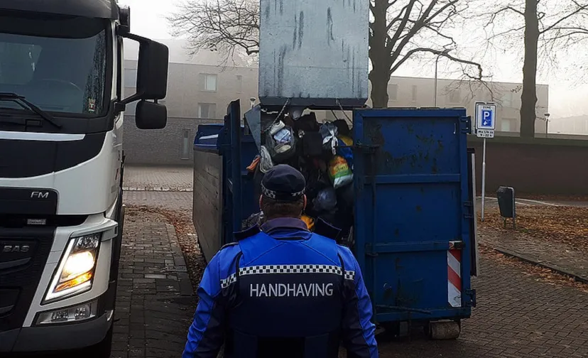 csm dumpen van afval bij 07dc843ec1