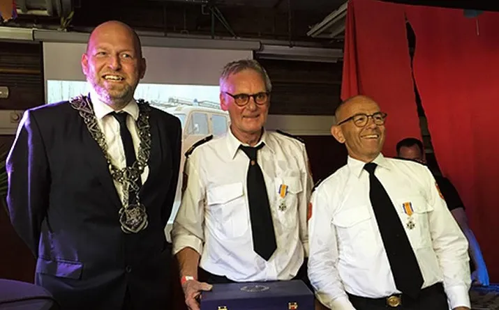 csm koninklijke onderscheiding verhoeven en heijmans bijgesneden 6dad9f1bcf