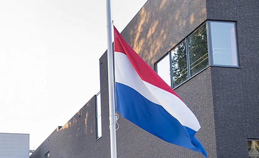 csm vlag halfstok 01 04fcb738ce