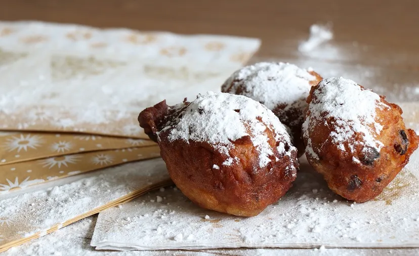 deep fried doughnut balls 3905346 1920 1