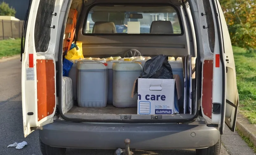 drugsaval in bestelbusje