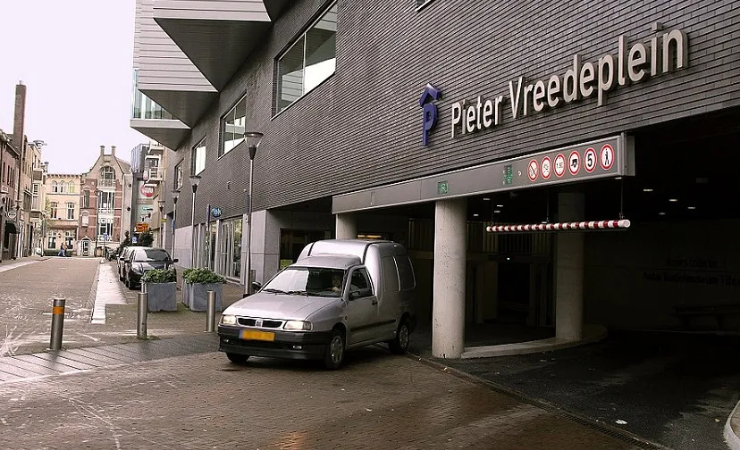 parkeergarage pv bij bab3769246