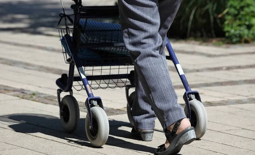 rollator 3480878 960 720