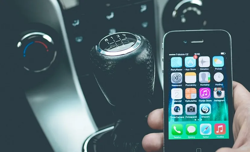 telefoon achter stuur