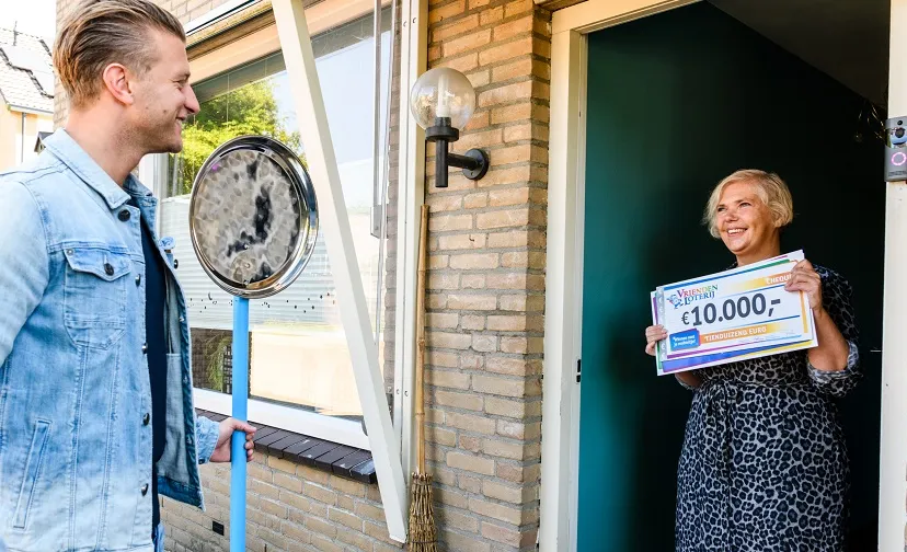 tilburgse anneriek wint 10000 euro bij vriendenloterij