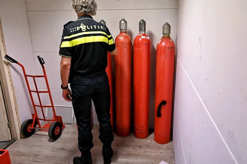 2550f5fd-2c22-4b26-b908-6aac14e7d9c8