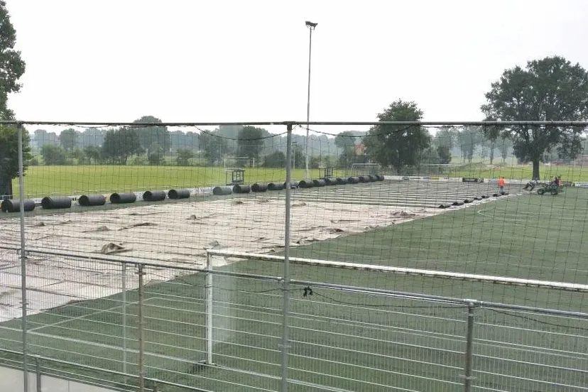 2017 06 29 aanleg kunstgrasvelden 001c