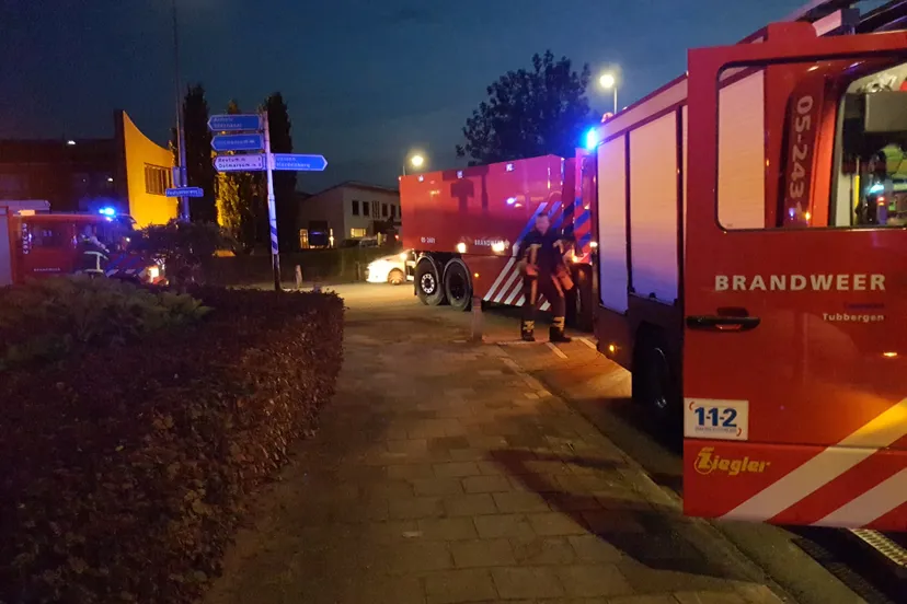 7 alle brandweerwagens van tubbergen gingen mee om de 2 leden op te halen foto clemens brughuis