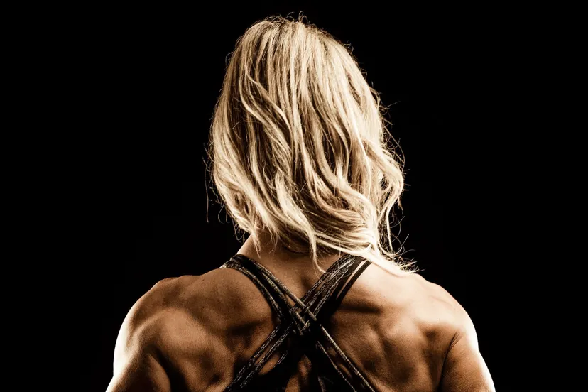 adult athlete back view 762579 e1543403903426