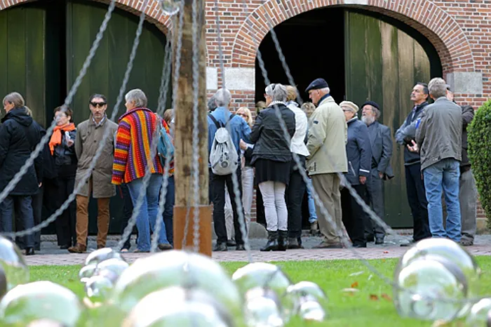 ags31w5wj6ocj25qo4qkwhi6n vrijwilligersenkunstenaarsbijhetkoetshuisbijdeeeshof500
