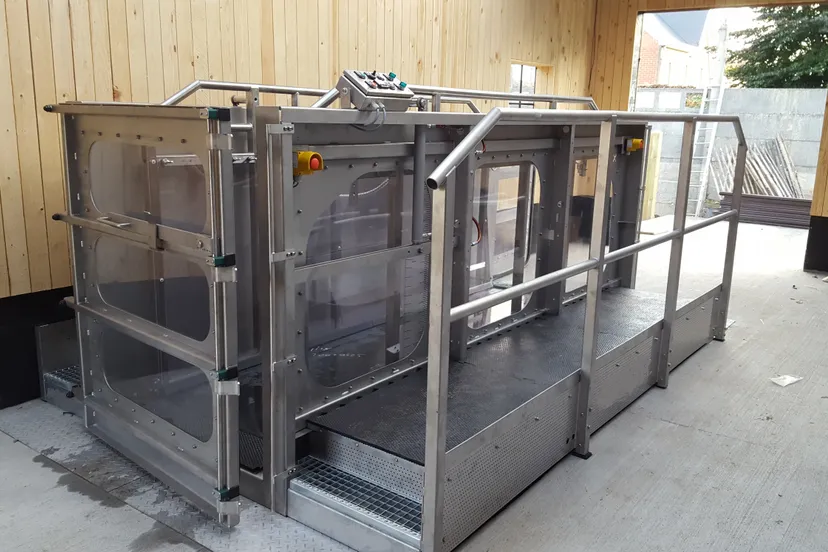 aquatrainer up hill ground front