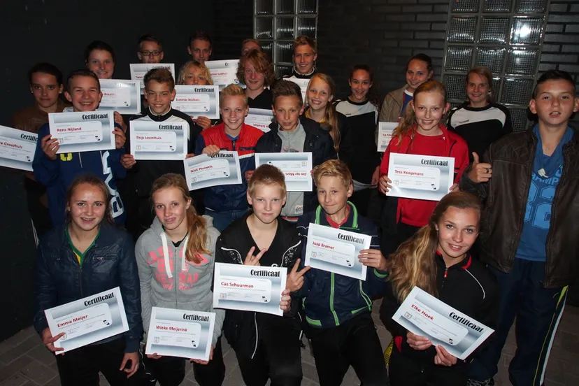 bamuglxqqraqiwqd993srfri2 ties 8 jaar 205