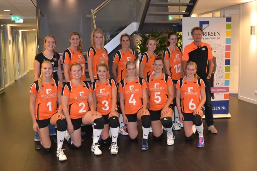 dynamo dames 1