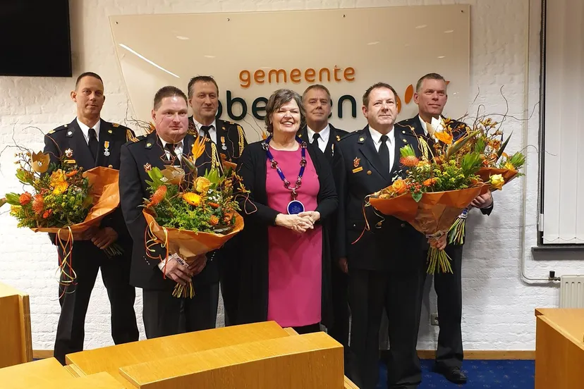 epjrt1dw4auzudk e1580454805211