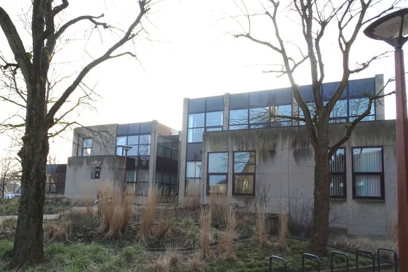 gemeentehuis vanuit bieb