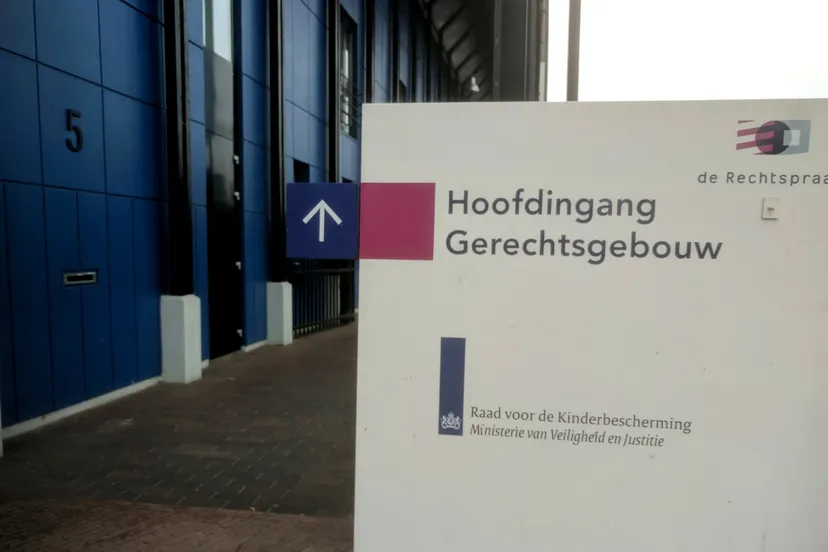 gerechtsgebouw bord