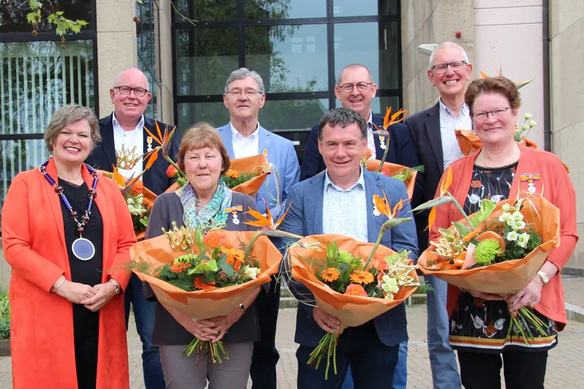 groepsfoto decorandi en burgemeester haverkamp e1556271934541