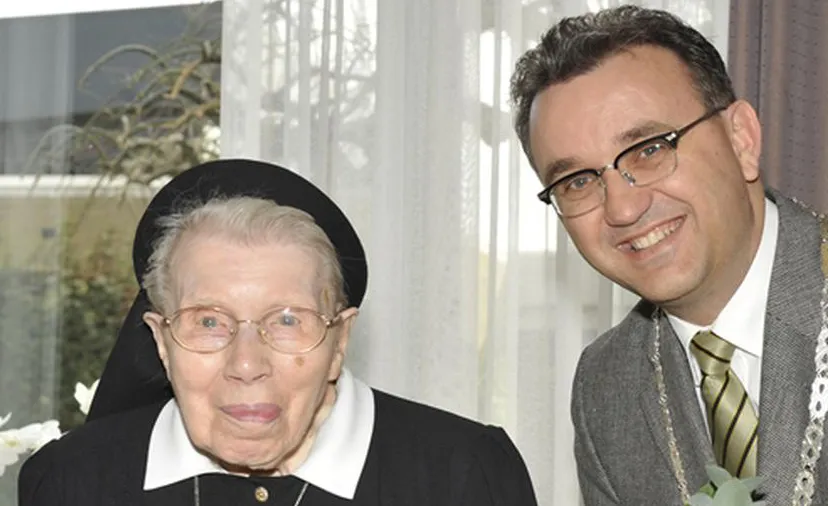 idcnmoz4mc74oizhfzt0ctccn eyo9ja4lxcqqw6kd5z10uqo7a w1240 h706 x