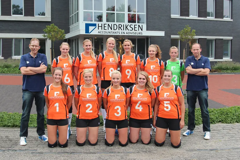 jxtfplzkr6dl8qpcyfhluz0x3 dynamo dames 1 2