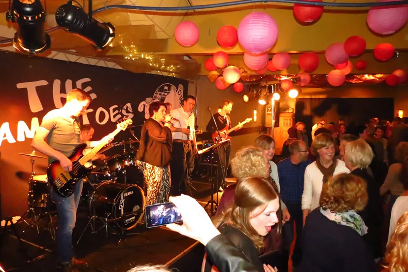 mzupf8za743u4b933iphc43fm the cameltoes