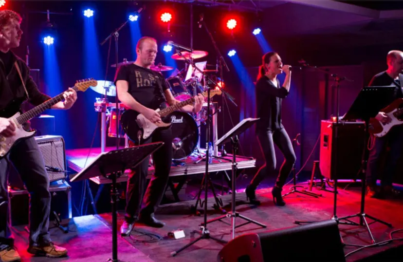 n7uekndydhbeo7spenqrs1jvt 4 ever optreden