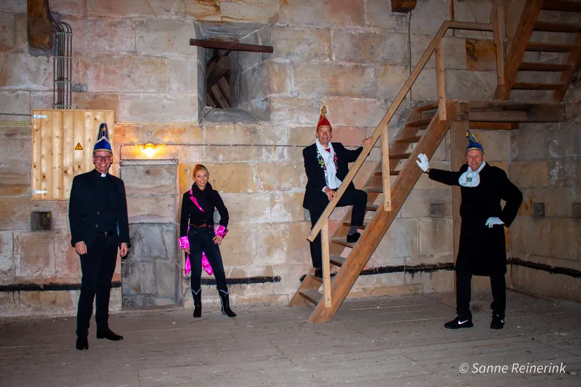 op weg naar de klokken groot formaat