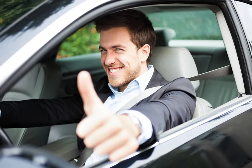 p71d981w8zgtxsp6ijetmsyo5 autorijder zakenman