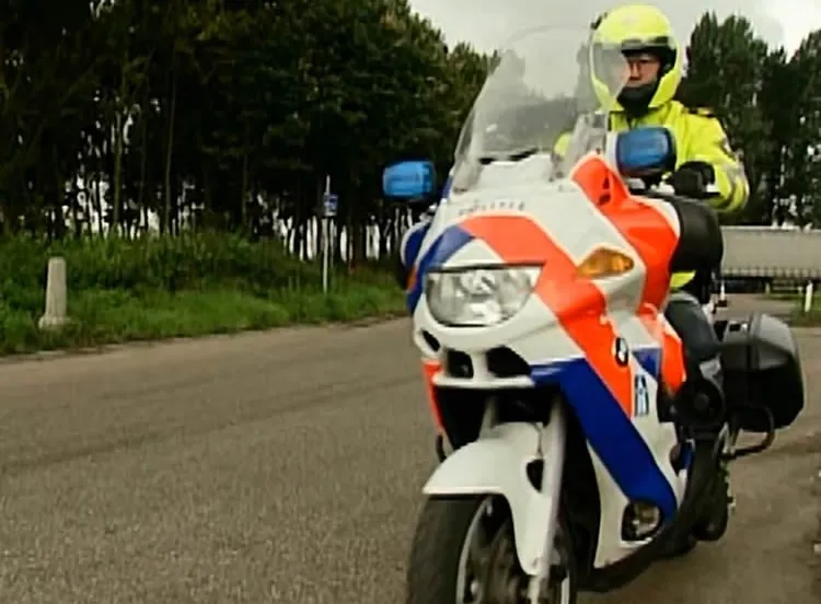 politiemotor motor hulpdienst politie agent