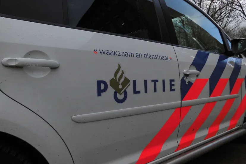 politiewagen 3 dm van hellesem