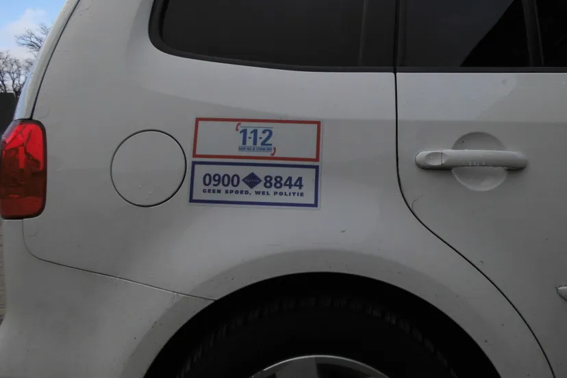 politiewagen 4 dm van hellesem