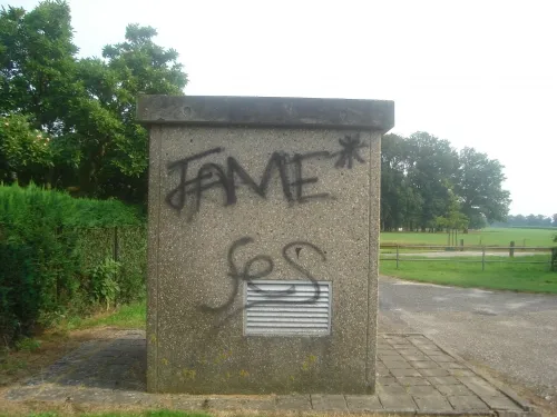 ptr1eg8q42oyr3ci4uj2xmfds graffiti