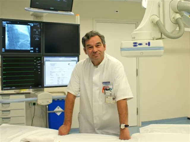 qiwbn1sjx5cfuwkecqnhlgnji raymond lionarons