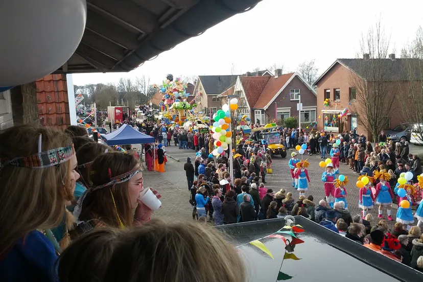 qq72yi2k01z9sw6et6ttwyl37 carnavalsoptocht albergen 2014