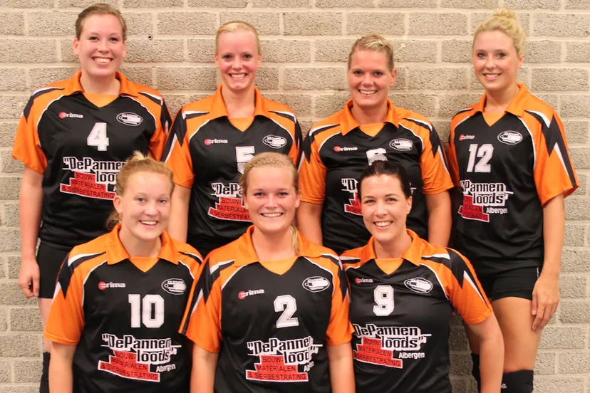 smwkowcydcyv8hpna8gjd0e24 dynamo dames 3