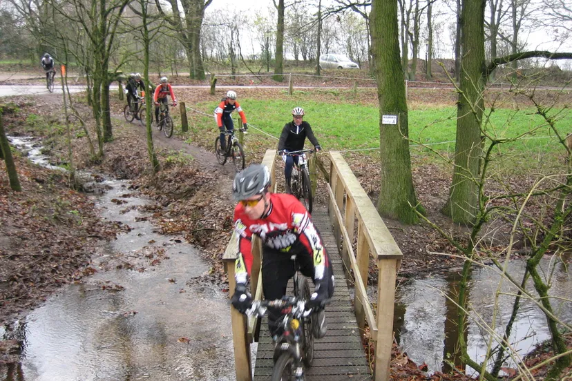 v12fujr0b2dg2wv20eqcmhc3t fotohgc2013