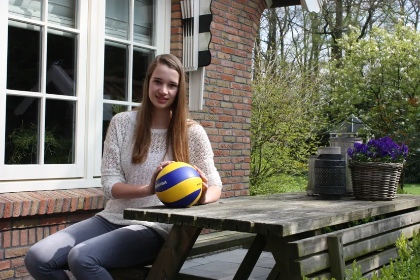 vxwh7pwjgza4ixjw3zny596uh nicole oude luttikhuis