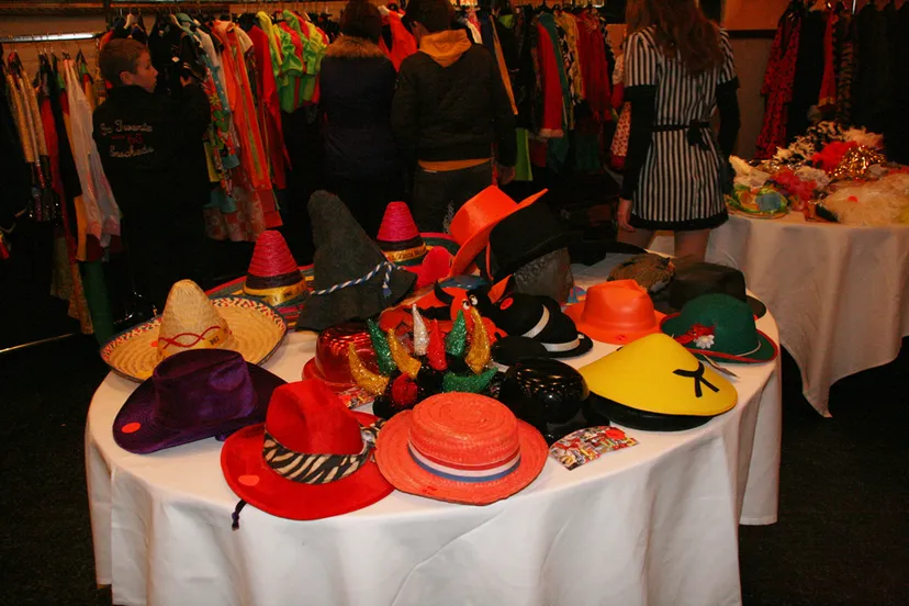 w6fq93p5gu26bi7yw4qq6bu4t carnavalskleding