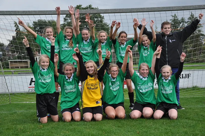 xf00uwr2pkkir830a7bmx2iub 180306