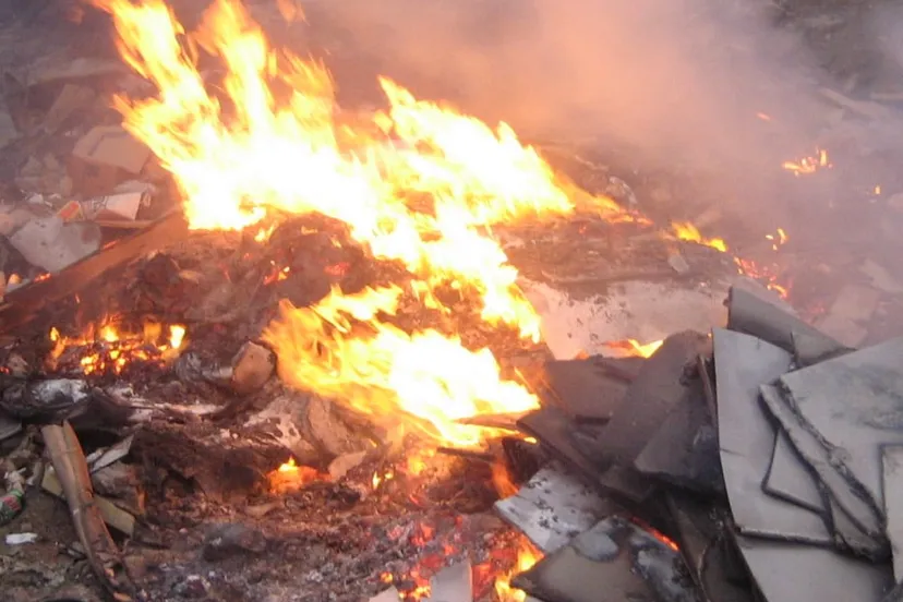 yeo078qjdzjm4n553wx5jz2b6 afval verbranden