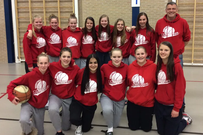 zuf0iotk14q7y4wry5iwh97wm jolly jumpers 14 1