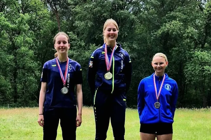 Lotte Telgenhof (cat. 4 meisjes) met haar podiumplaats)