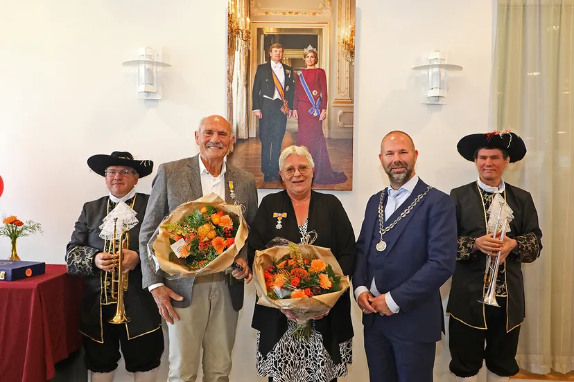 1 ko mevr matton rinkes en dhr zwaan kopieren