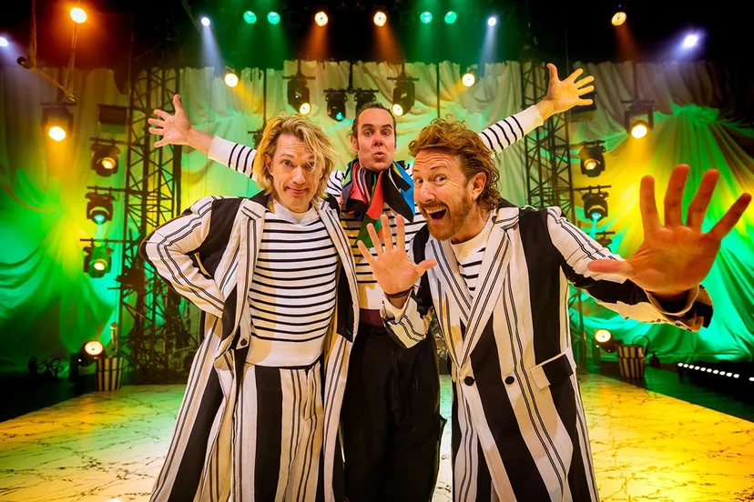 ashton brothers a medicine show 15 m bespeling c floris heuer hoge resolutie 1600 site