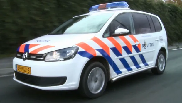 imusi0a05ae4cjau8vgbcx0t6 politie auto