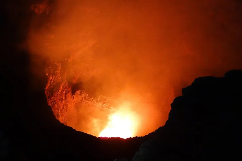 masaya volcano crater