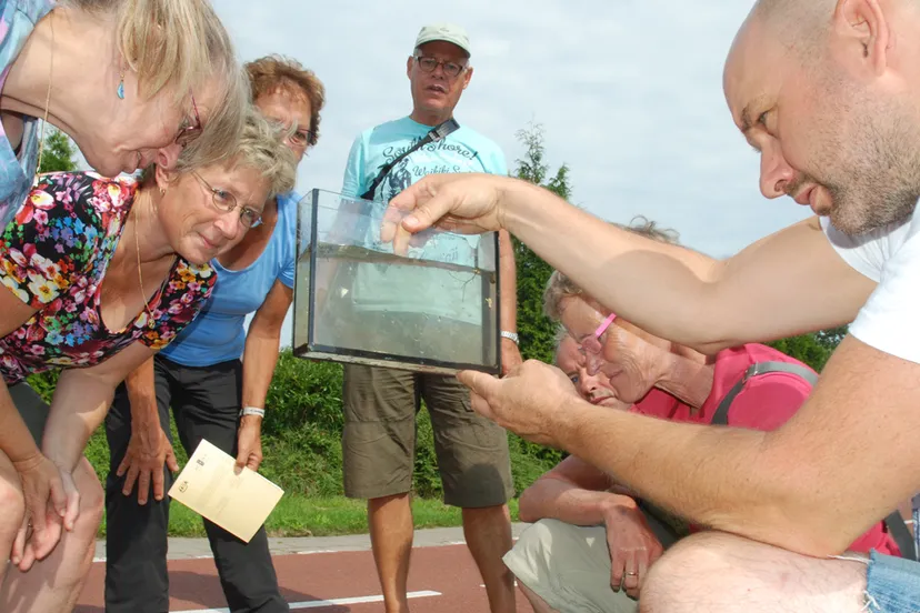 vrijwilligers krijgen opleiding 1