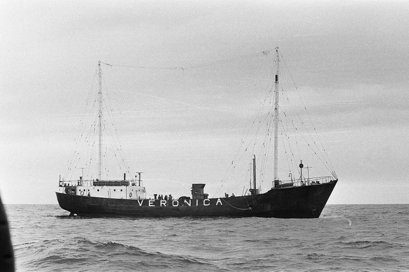 veronica stopt met radiouitzending het zendschip van radio veronica norderney bestanddeelnr 927 4206