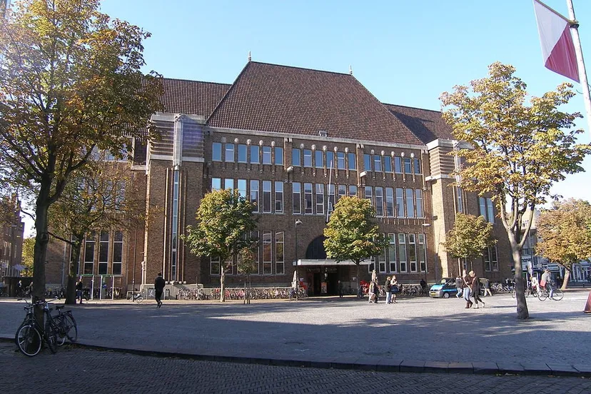 1024px postkantoor neude1