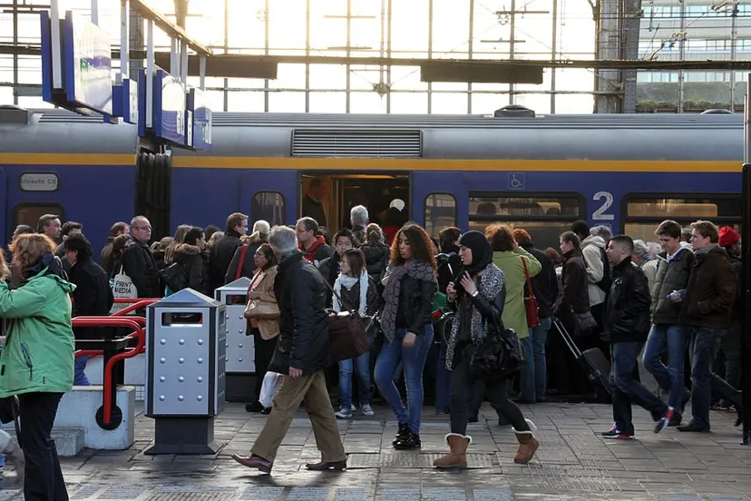 1024px reizigers utrecht centraal